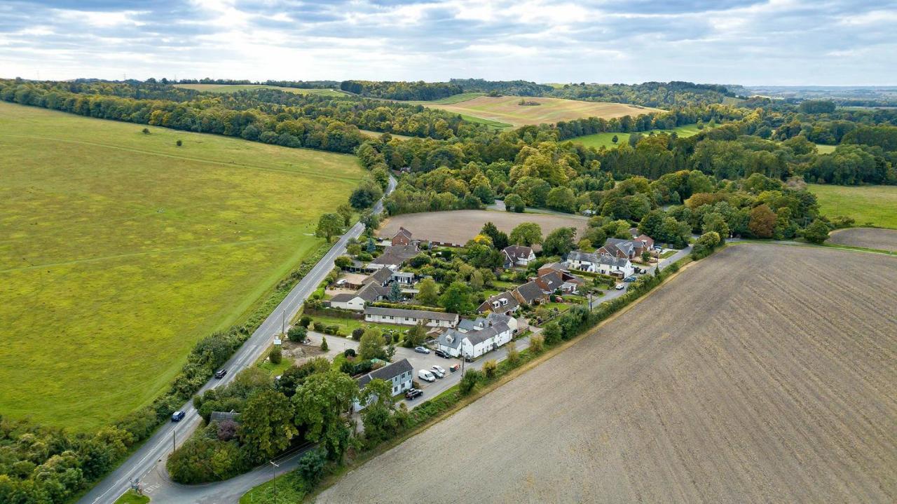 Maple, Country In Pegsdon *